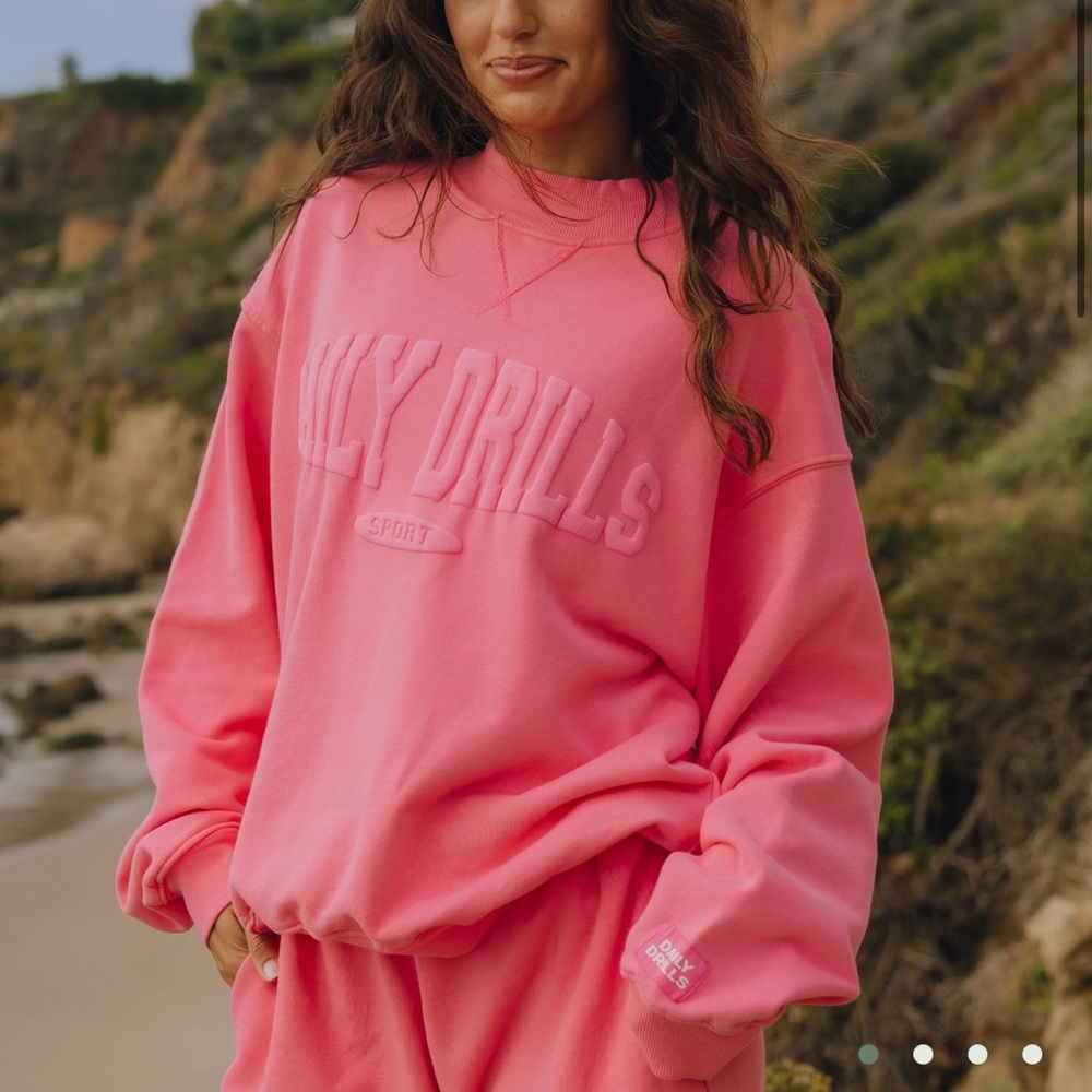 Daily Drills Oversized Vintage Sport Crew in Cheeks 💗 NWT